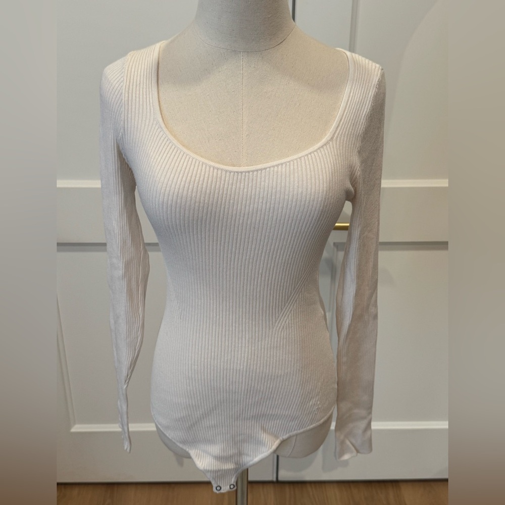 ABERCROMBIE & FITCH | Cream Ribbed Bodysuit | Size: Medium